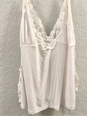 Victoria Secret Lace Trim V-Neck Cream Tank